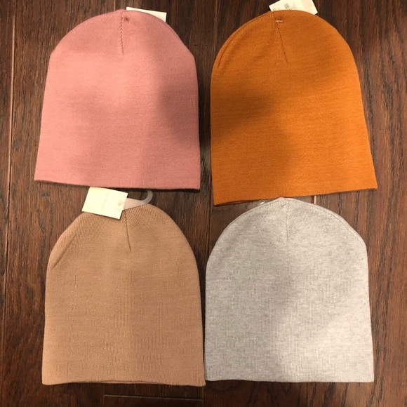 Accessories - Womens winter hat bundle NWT